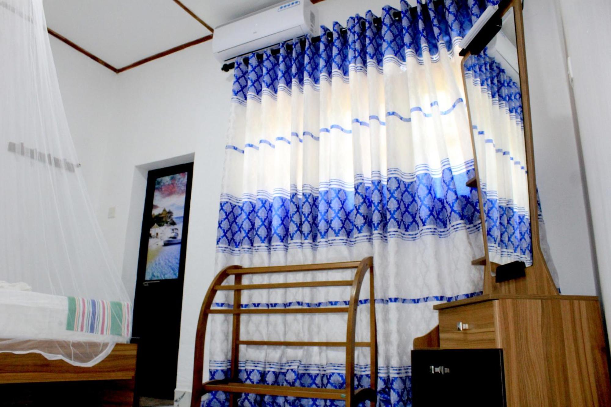 Nature Night Homestay Σιγκιρίγια Εξωτερικό φωτογραφία