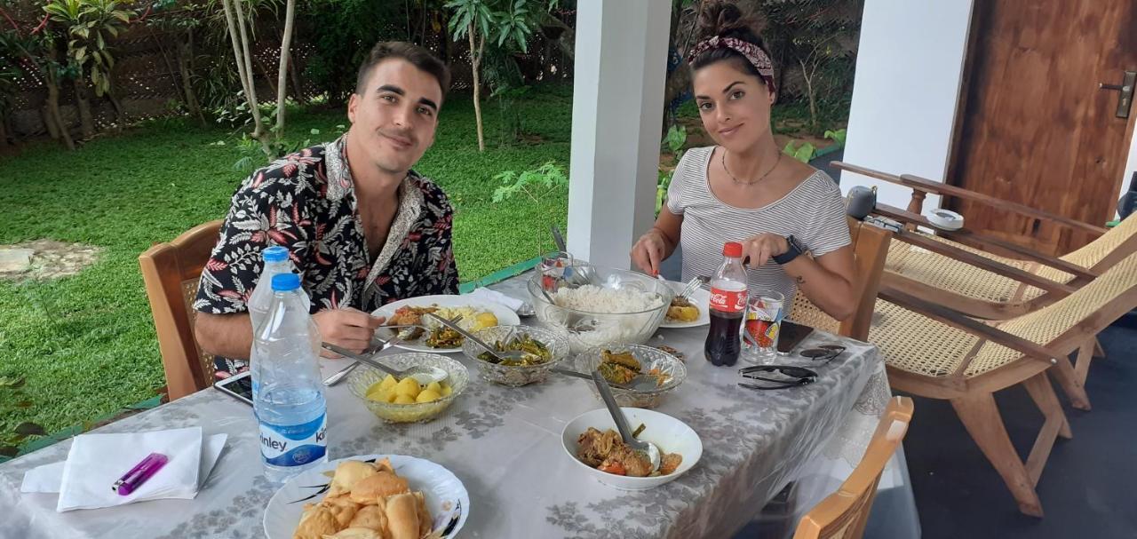 Nature Night Homestay Σιγκιρίγια Εξωτερικό φωτογραφία