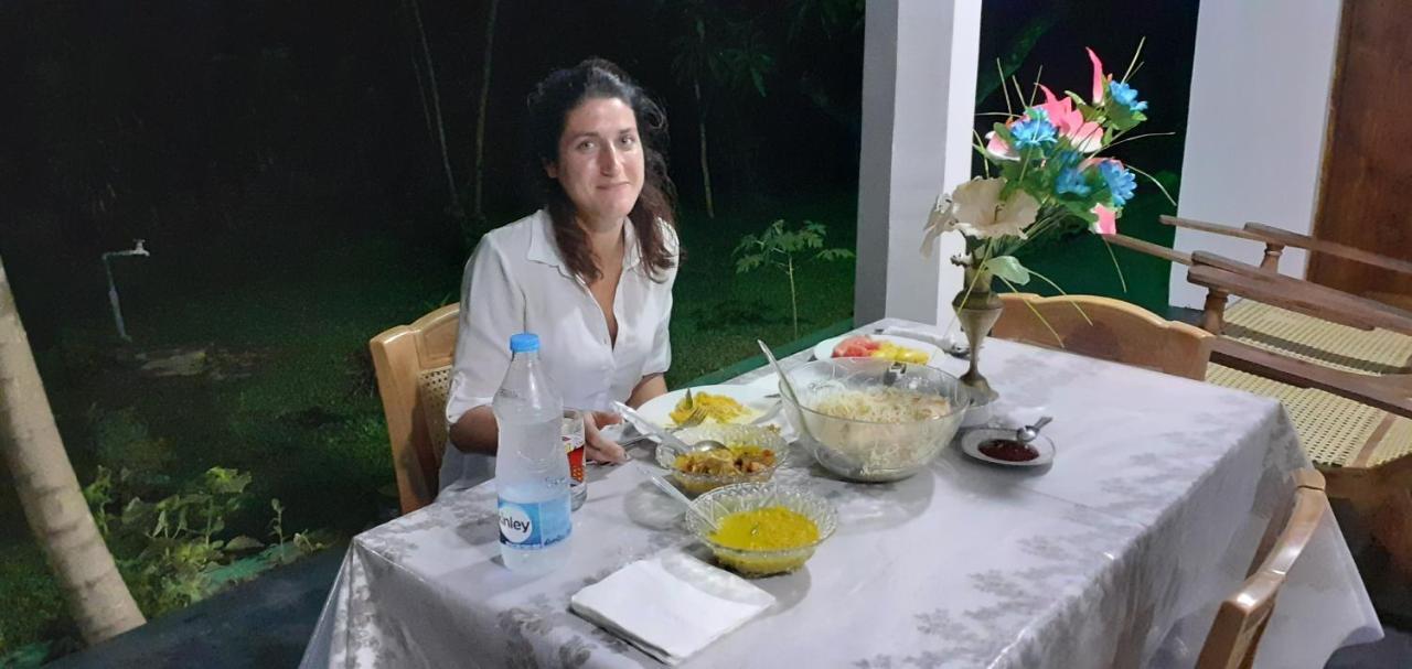 Nature Night Homestay Σιγκιρίγια Εξωτερικό φωτογραφία