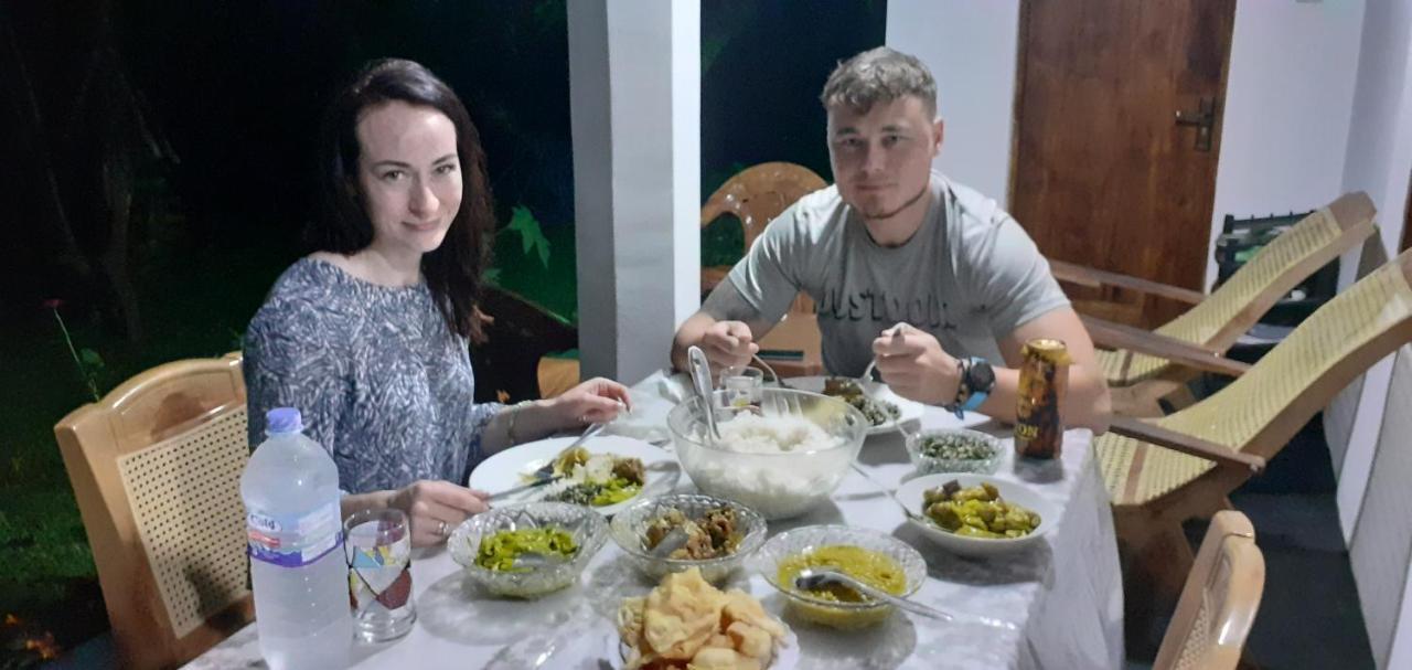 Nature Night Homestay Σιγκιρίγια Εξωτερικό φωτογραφία